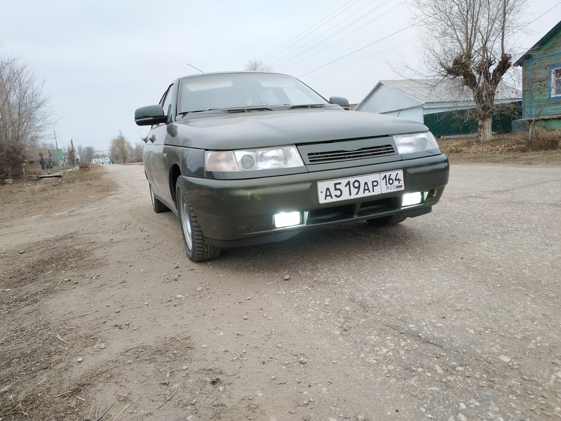 Ваз 2110 передний. Бампер Приора на ВАЗ 2110. Бампер se на ВАЗ 2110. Бампер от Приоры на ВАЗ 2110. ВАЗ 2110 С бампером от Приоры 1.