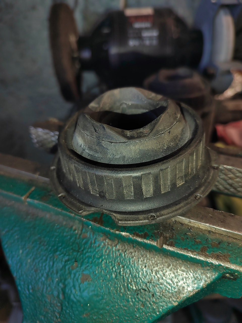 Замена опоры амортизатора — DRIVE2