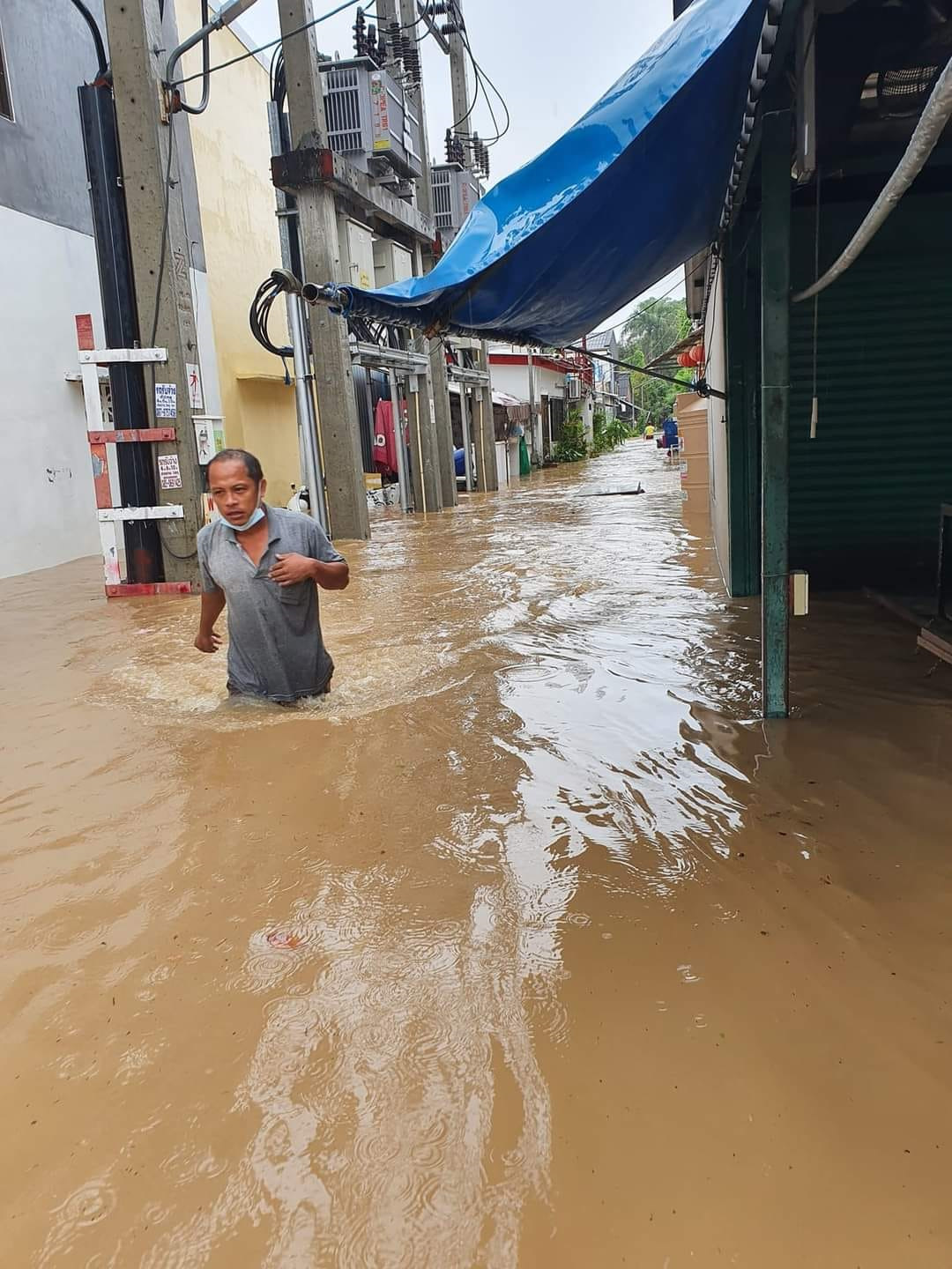 Подтопление на пхукете. Подтопление на пхукете. Наводнение на пхукете. Пхукет наводнение. Сезон дождей в тайланде.