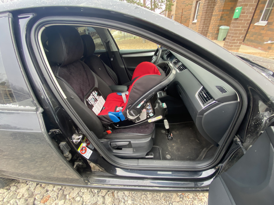 Axkid minikid skoda octavia hotsell