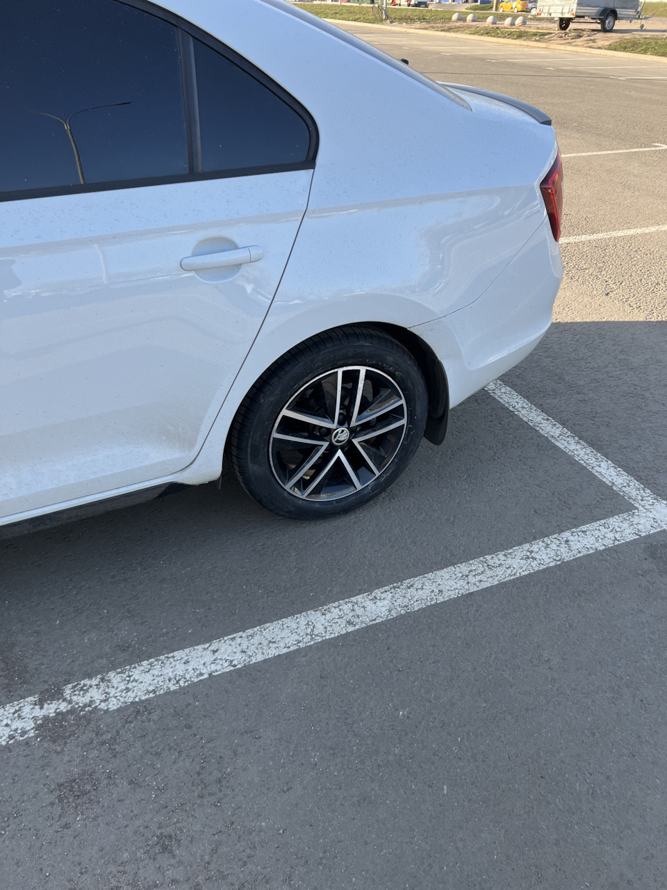 Зад ) — Skoda Rapid (1G)