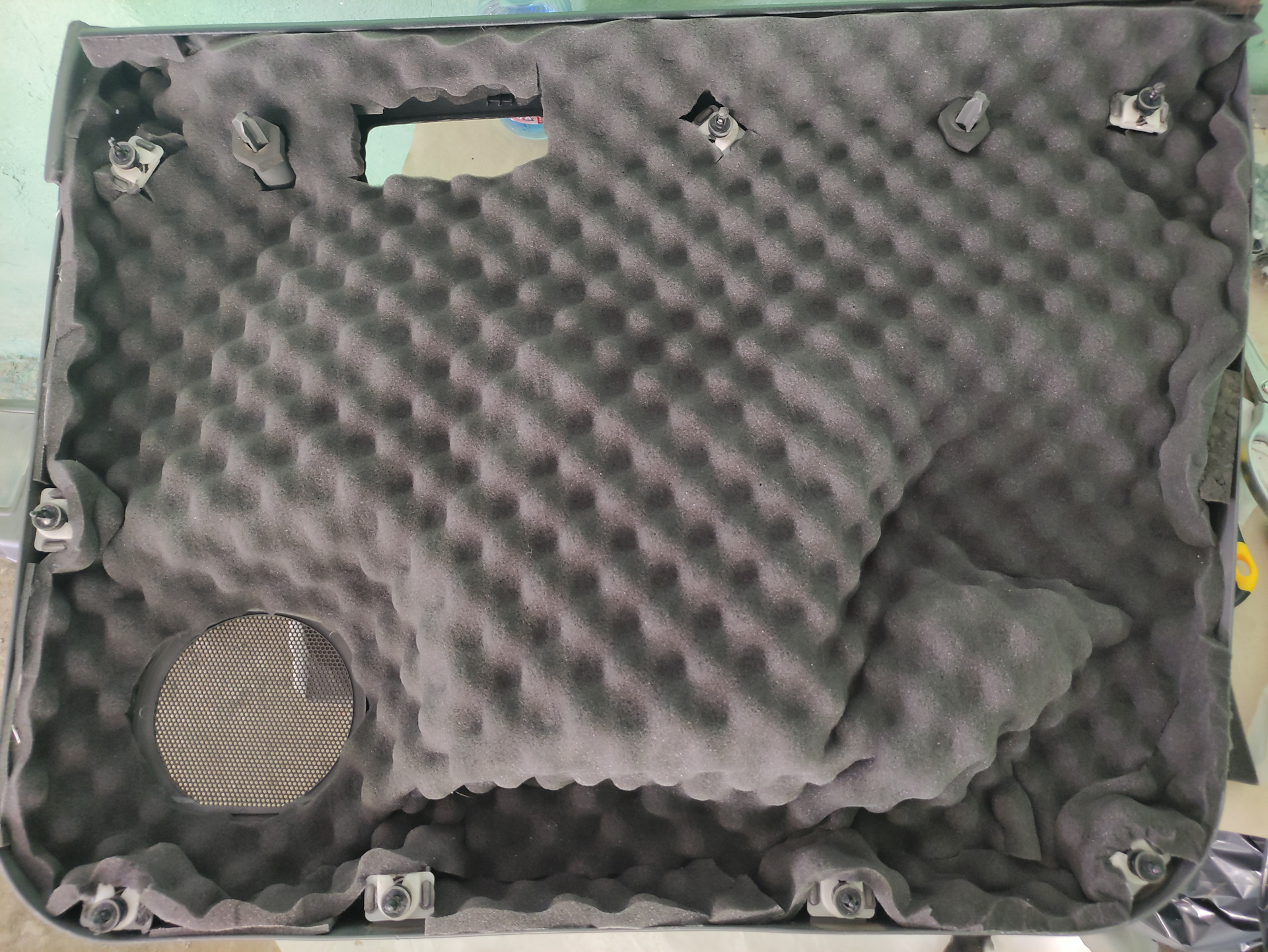 Акустический поролон в дверные карты. — Ford Focus II Sedan, 1,8 л ...