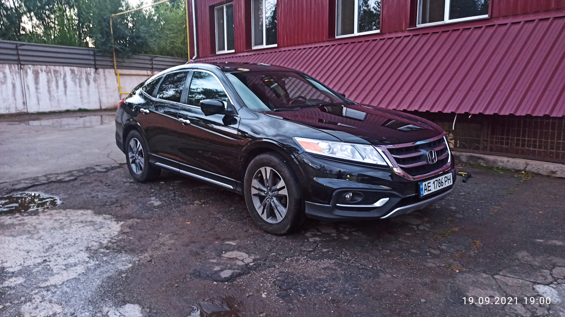 Honda Crosstour черная