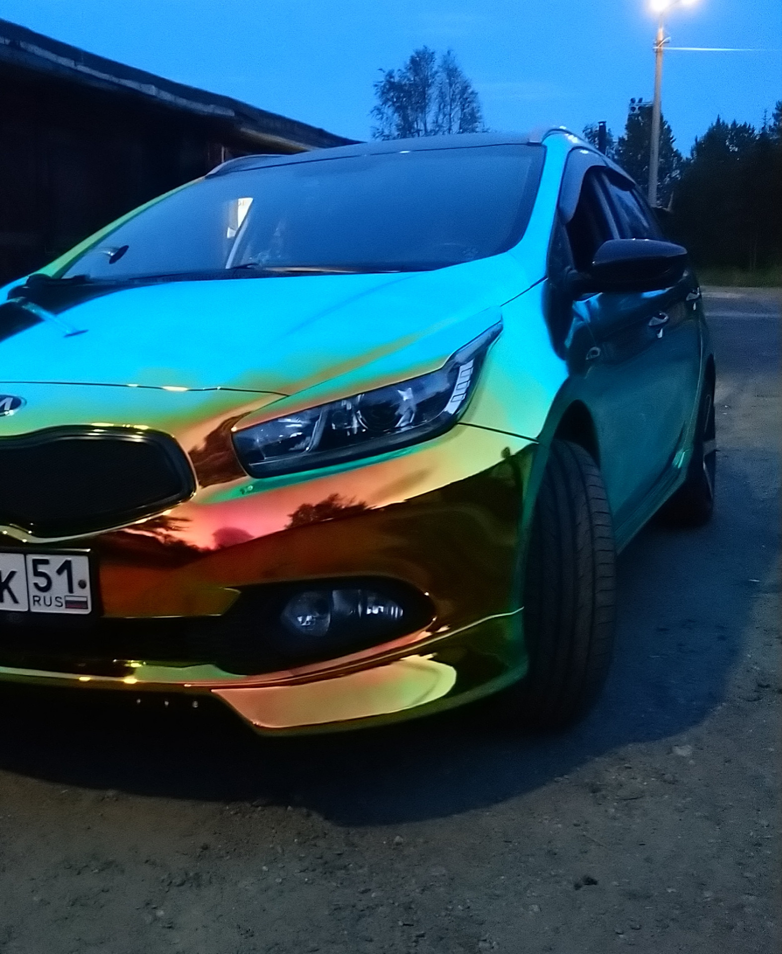 Полная оклейка в радужный хром хамелеон. — KIA Ceed SW (2G), 1,6 л, 2012  года | просто так | DRIVE2