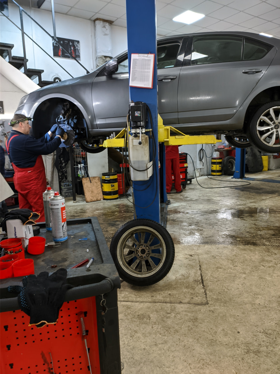 Загудел ступичный подшипник — Skoda Octavia A7 Mk3, 2 л, 2015 года ...