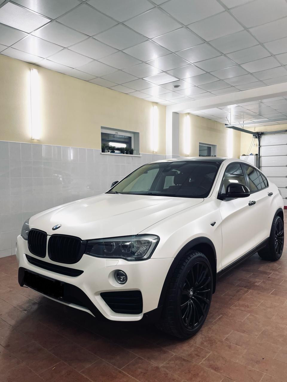 Оклейка BMW X4 f26 в белый мат пленкой AVERY Satin — Pearl White — DRIVE2