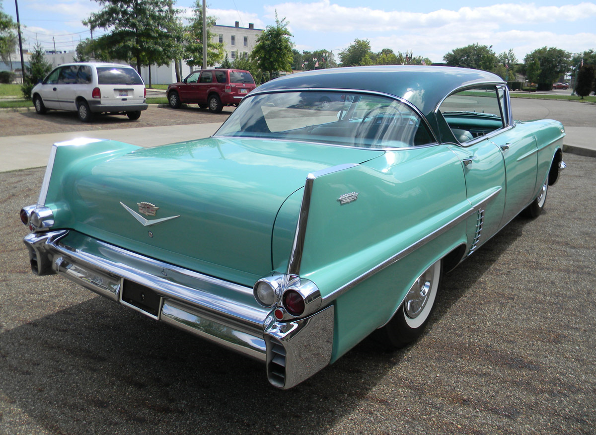 Cadillac Eldorado 1957 sedan