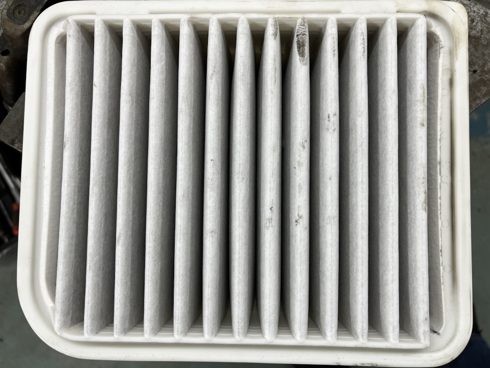 Старый воздушный фильтр — Mitsubishi ASX