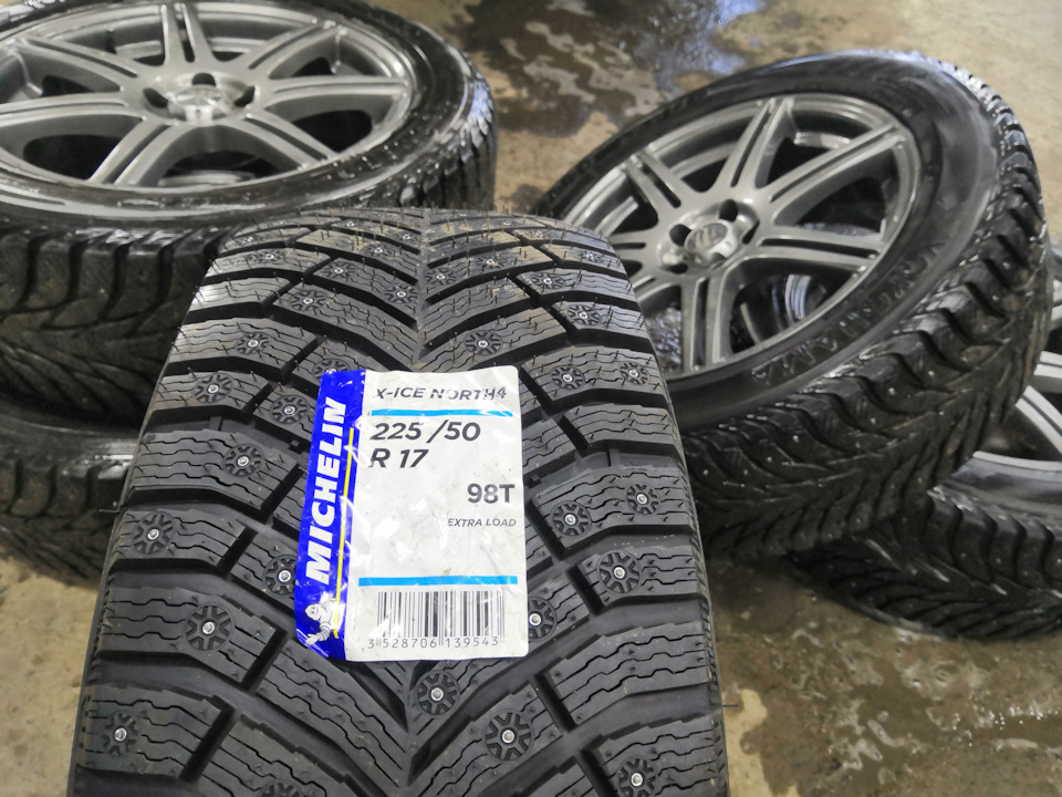 Фото в бортжурнале Subaru Forester (SG). Запчасти на фото: Michelin X-Ice