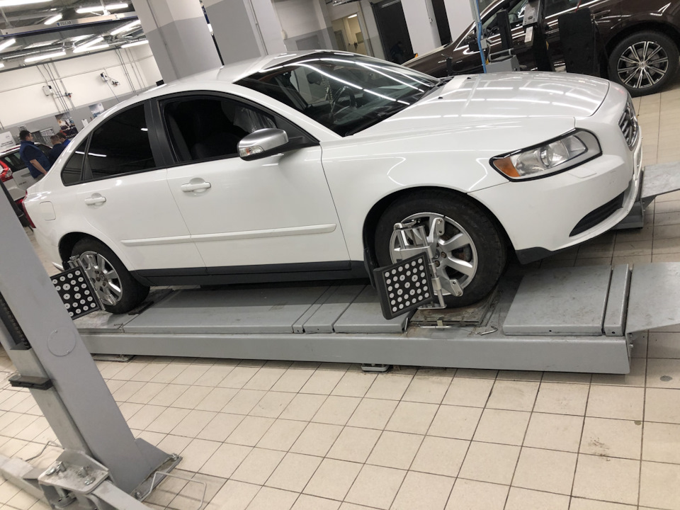 Мойка радиаторов, сход-развал, удаление ошибки srs — Volvo S40 (2G), 2 ...