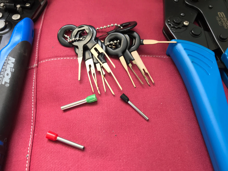 12. — BMW 7 series (E38)