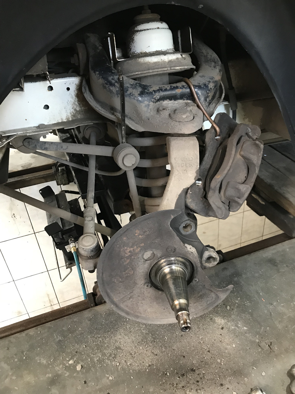 Регулировка ступичных подшипников — Volkswagen Transporter T3, 1,6 л ...