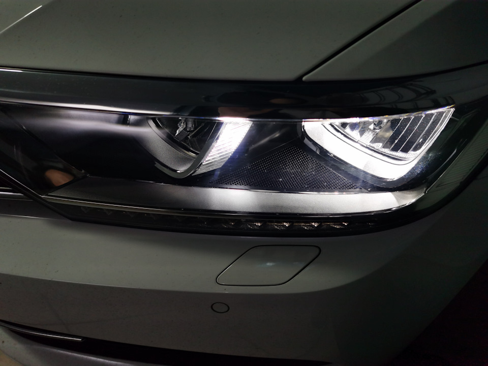Переклейка пленки на фаре — Volkswagen Passat B8, 1,4 л, 2019 года ...