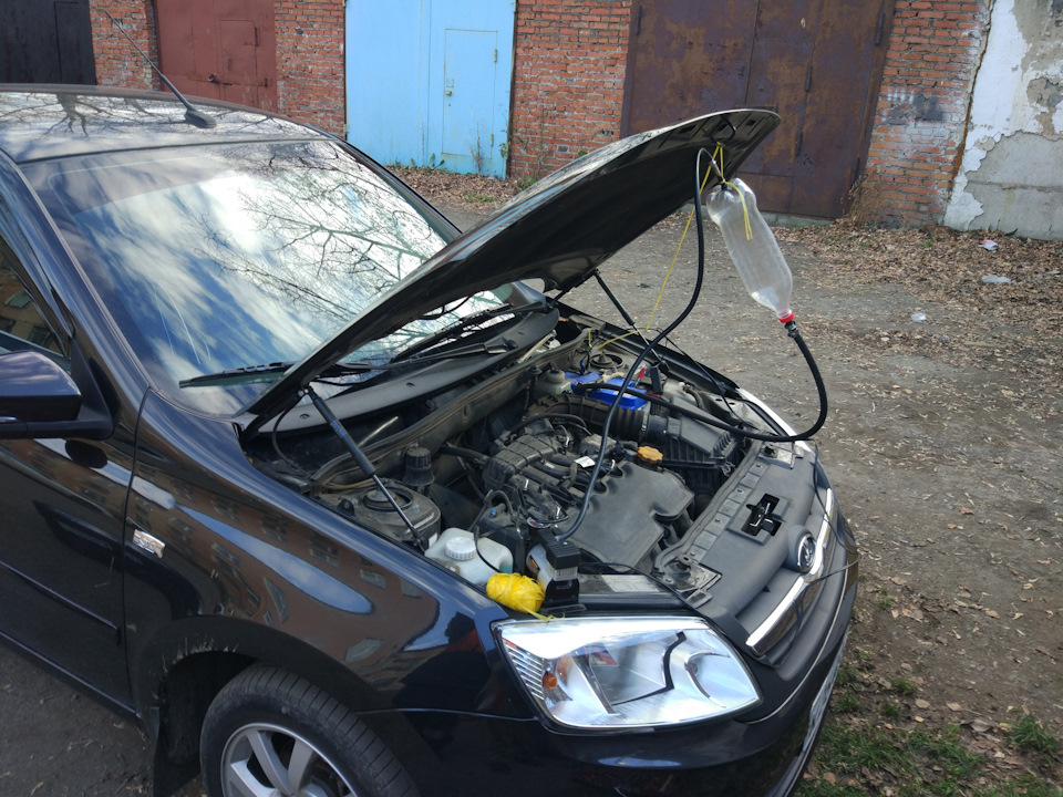 Замена колодок, промывка инжектора! + Переобувка — Lada Гранта лифтбек ...