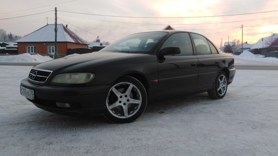 Opel Omega Живее всех живыХ