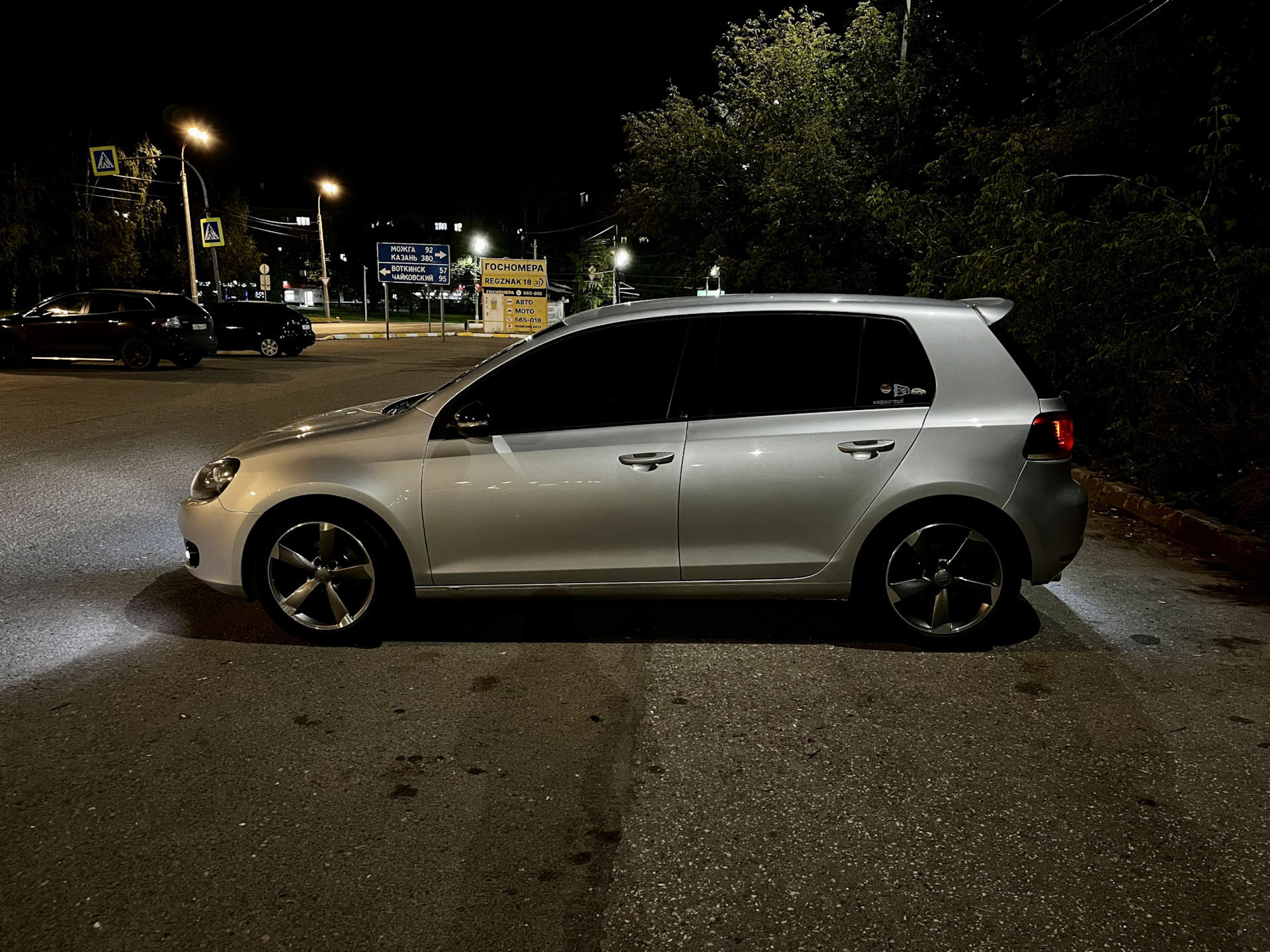 Спойлер Caractere — Volkswagen Golf Mk6, 1,6 л, 2012 года | стайлинг |  DRIVE2