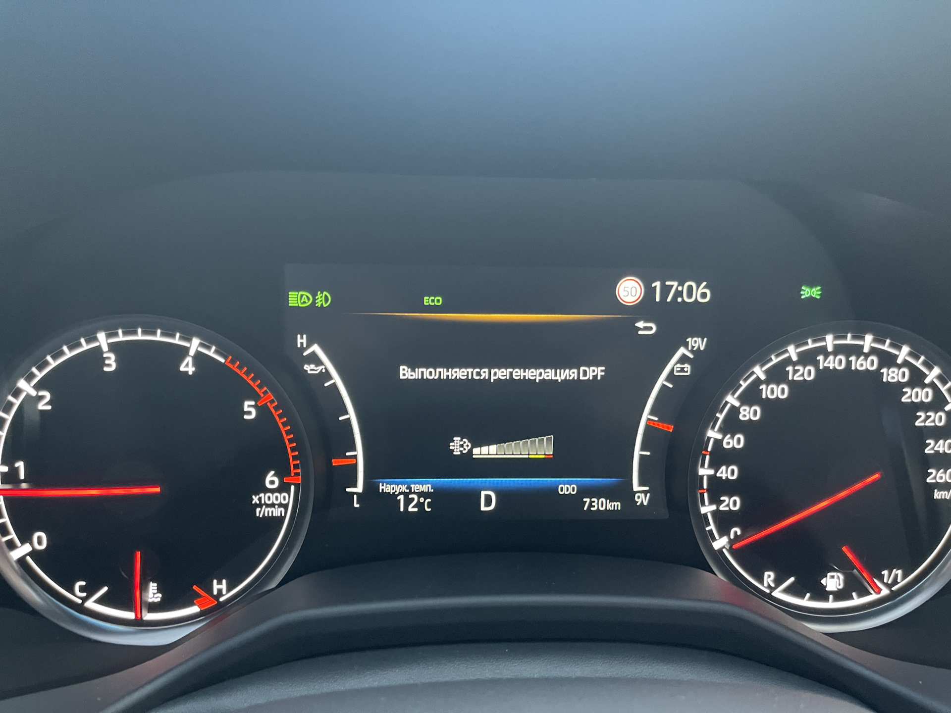 Пробег 0 км. Toyota rav 4 2024 spidometr. Спидометр логан 2. Фото 97т км пробег. 150 000 км пробега.