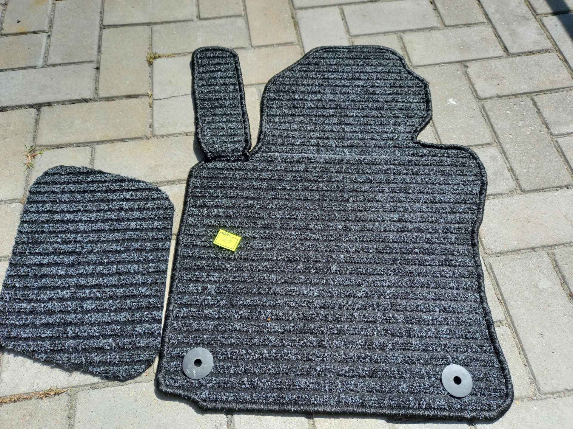 Автоковрик под ноги по дешману — Volkswagen Golf Mk5, 1,4 л, 2008 года ...