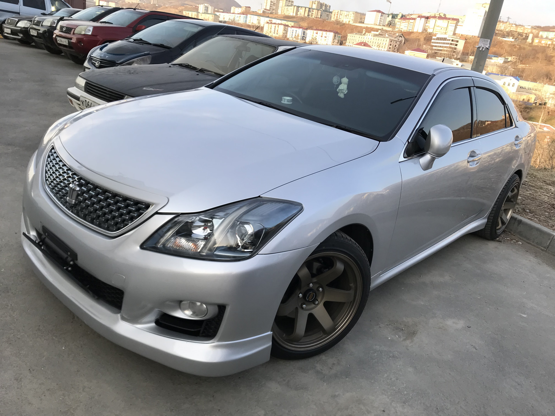 Crown s200 athlete. корона 200. Toyota crown 200. кроун 200 кузов. Toyota crown s200.