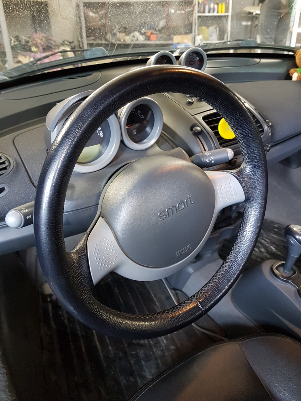 Новый руль с лепестками — Smart Roadster, 0,7 л, 2003 года | тюнинг | DRIVE2