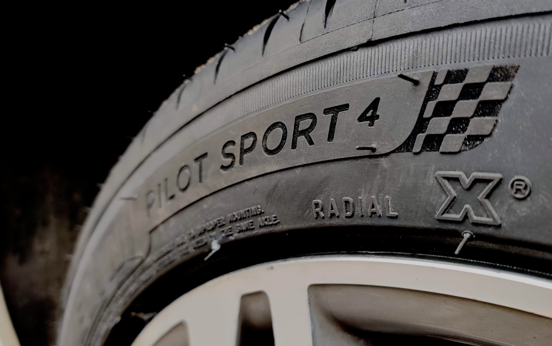 Michelin pilot sport 4 225 45. Michelin ZR маркировка. Автомобильная шина Jetzon Tire Velozza zxv4 225/45 r18 95w всесезонная. Автомобильная шина Jetzon Tire Velozza zxv4 225/45 r17 94w всесезонная. Табличка размера колес Mercedes 225 45 17.