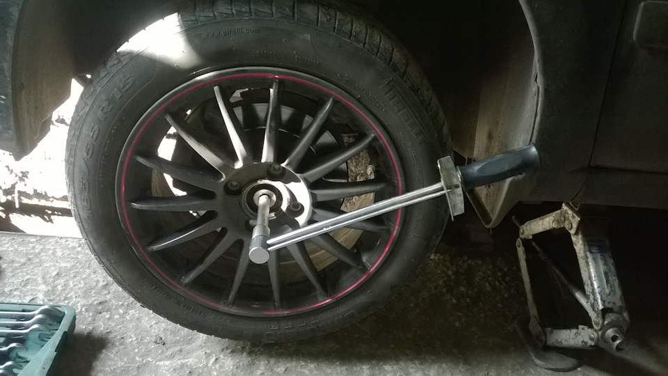 Проверяем преднатяг винтовой блокировки… — Lada Гранта лифтбек, 1,6 л ...