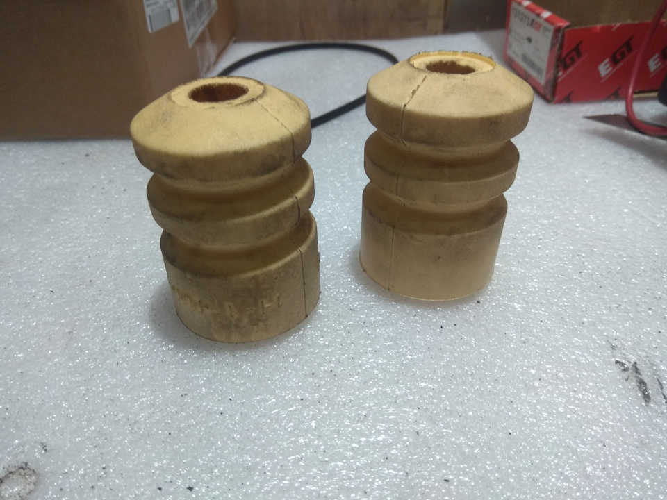 Отбойник задней стойки Калина — Honda Civic Hatchback (5G)