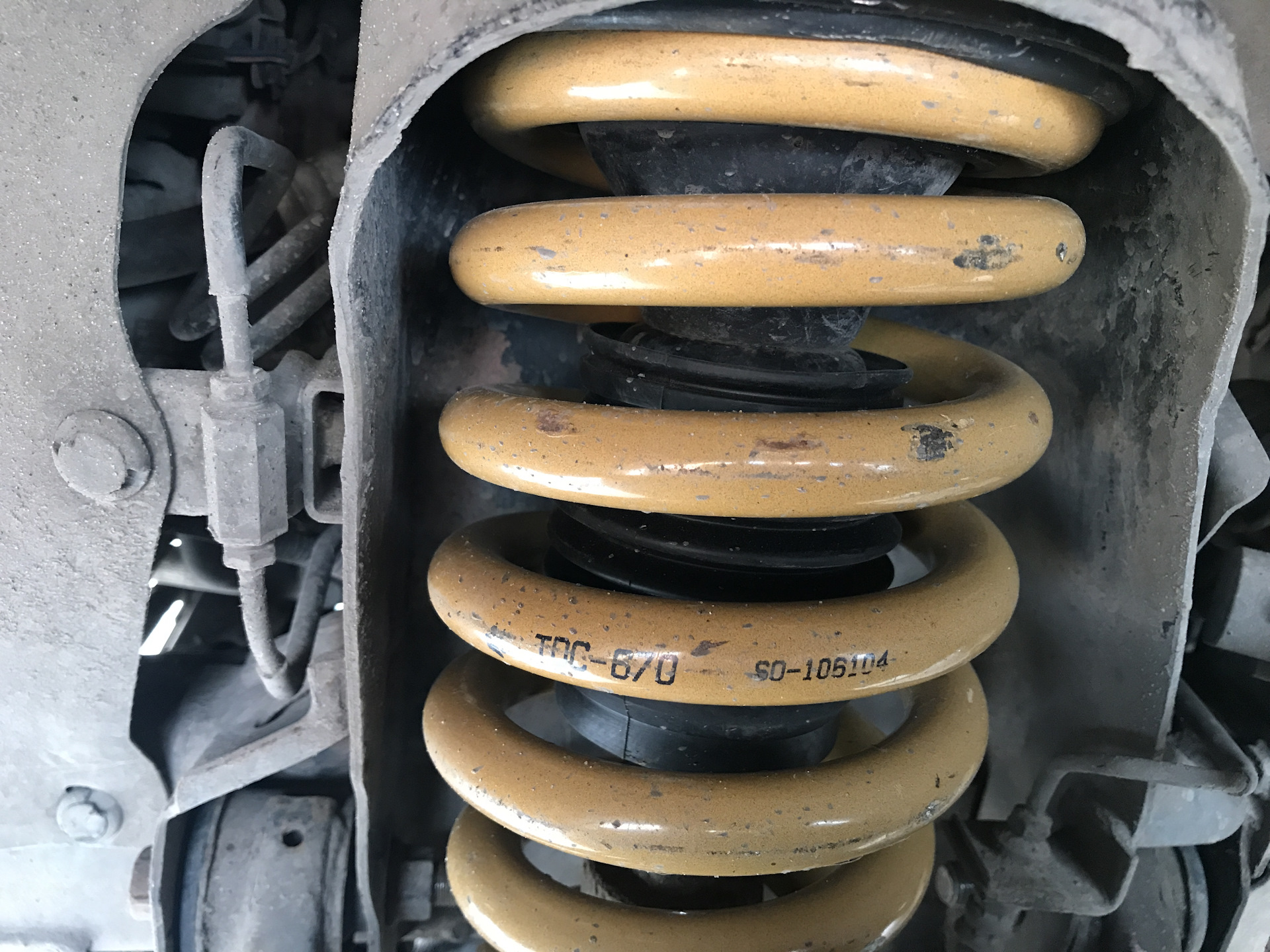 Стойка паджеро спорт 2