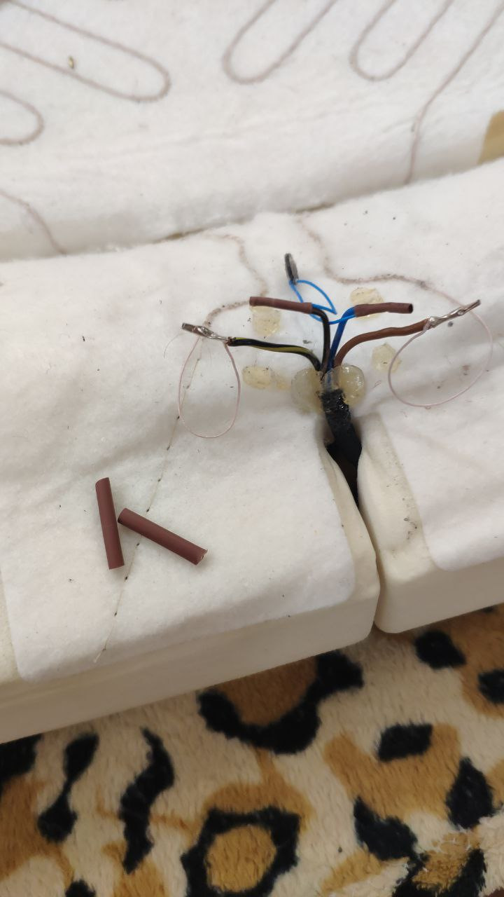 Итоговый результат. Кабель не укорачивал, спилил старые обжимы. Соединение так же, на медных обжимах 1мм. Никакой пайки, все по заводу. — Skoda Yeti