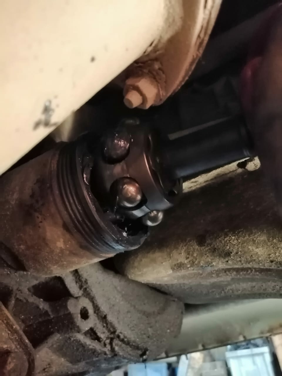 Замена пыльника шруса. Минимум разбора. — Lada Приора седан, 1,6 л ...