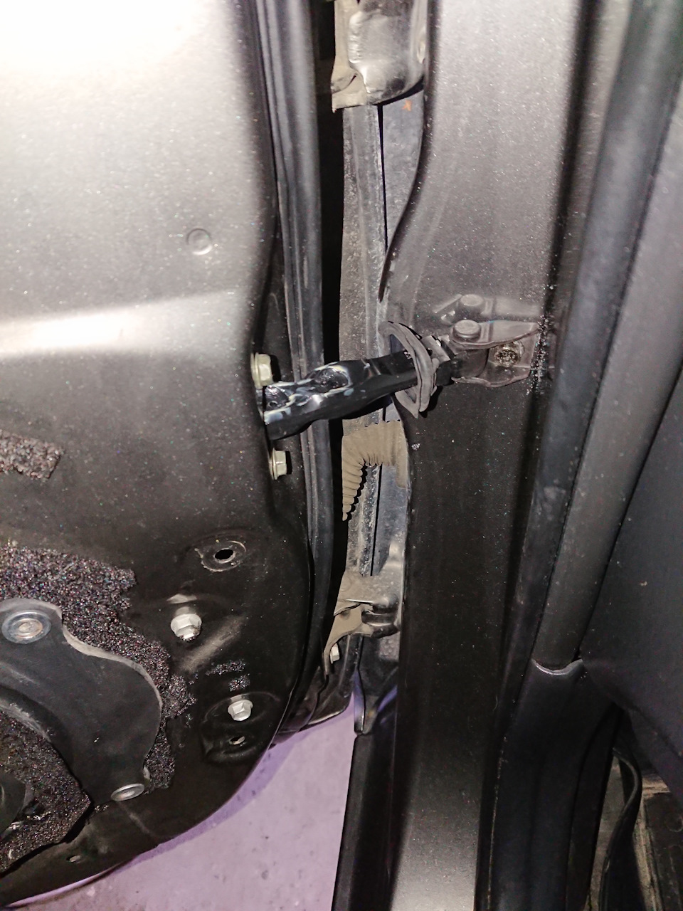 Ограничитель дверей от VAG на камри 30 — Toyota Camry (XV30), 2,4 л ...