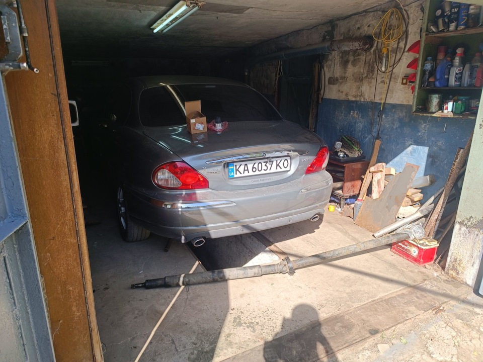 Работаю. — Jaguar X-Type