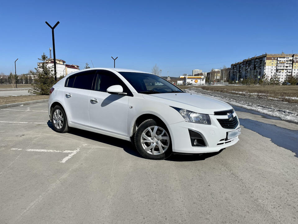 Chevrolet Cruze хэтчбек черный капот и крыша