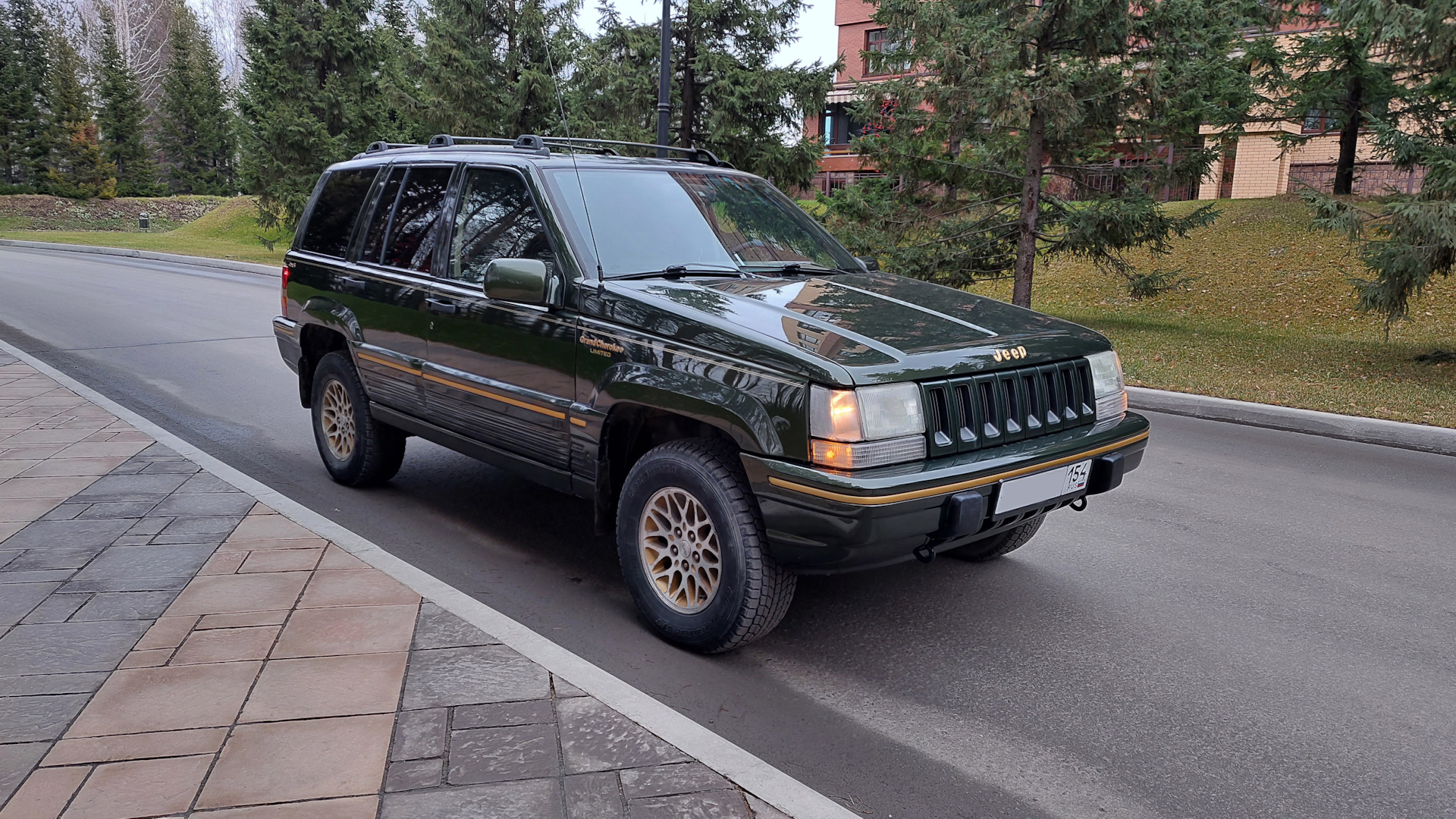 Jeep Grand Cherokee (ZJ) 5.2 бензиновый 1995 | V8 Magnum 318 на DRIVE2