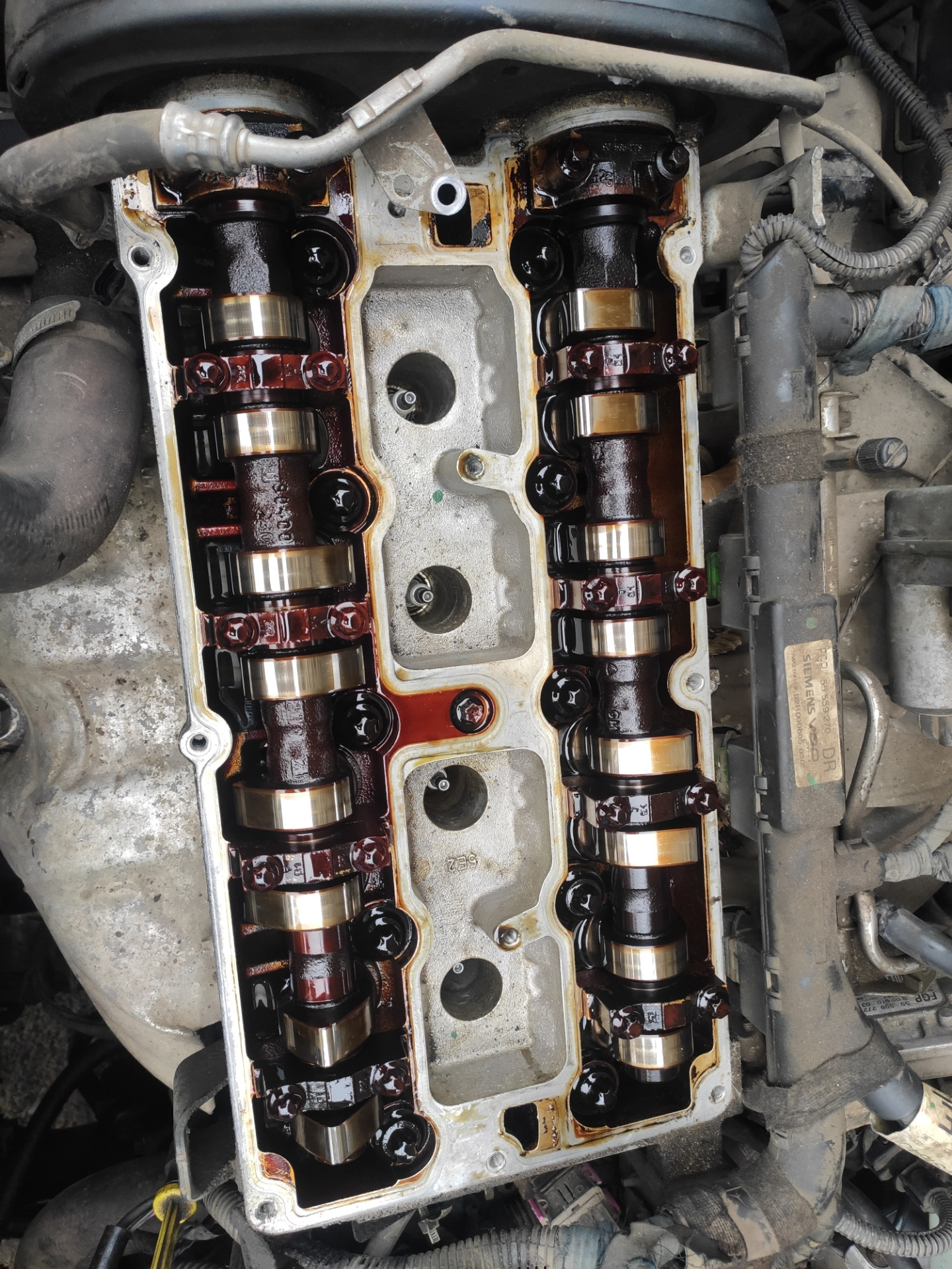 Замена прокладки клапанной крышки — Opel Astra H, 1,8 л, 2005 года ...