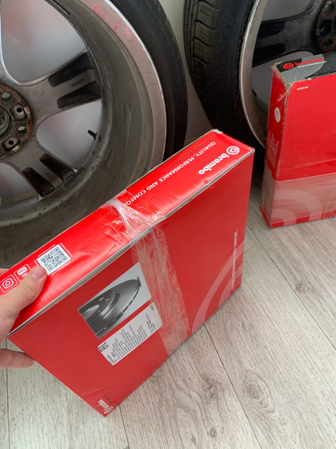 Замена тормозных дисков и колодок — BMW 7 series (F01/02), 3 л, 2009 ...