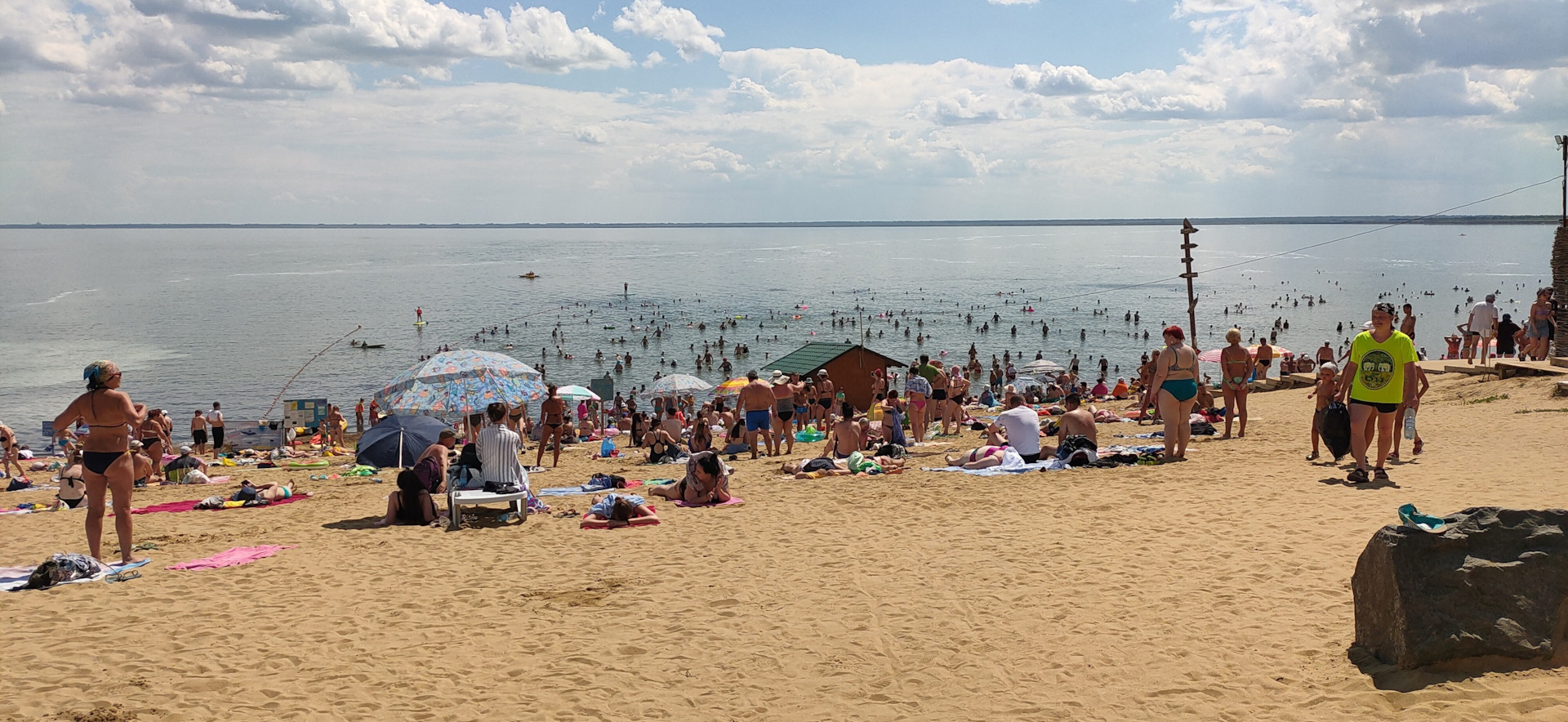 Ну и погода в яровом. Пляж цирк. Пляж в Ломоносове СПБ. Фото Новополянья летом 2021.