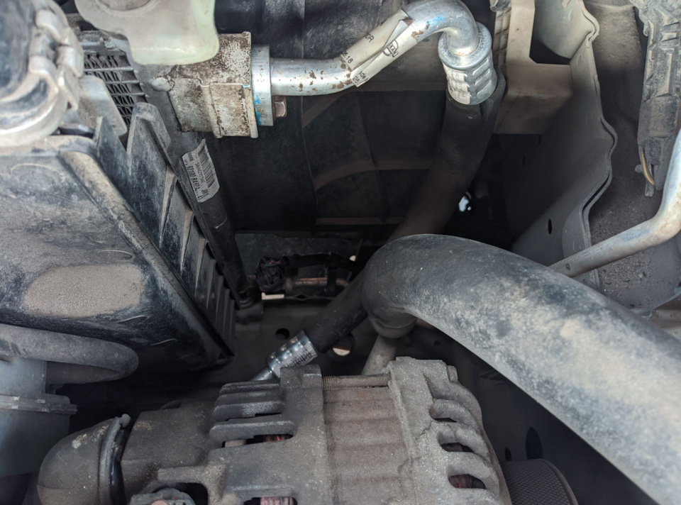 Ремонт шланга кондиционера — Nissan Sentra (B17), 1,6 л, 2015 года ...