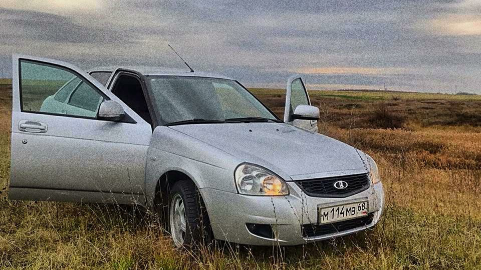 Саратовская область куплю приора. Приора 2 хэтчбек Снежная Королева. Приора 2 Снежная Королева седан. ВАЗ 2170 Снежная Королева.