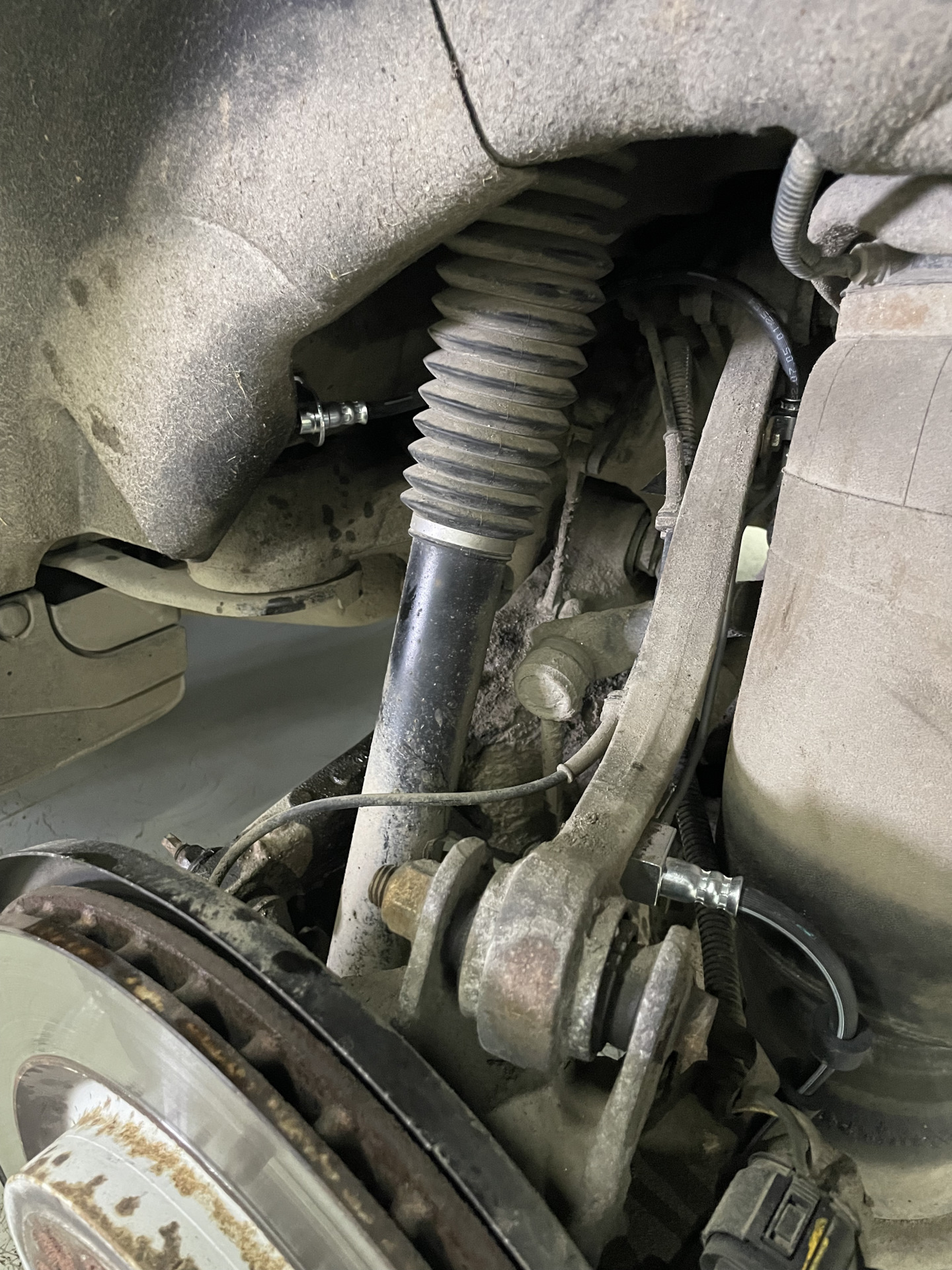 Задние тормозные трубки — Land Rover Range Rover (4G), 3 л, 2014 года ...