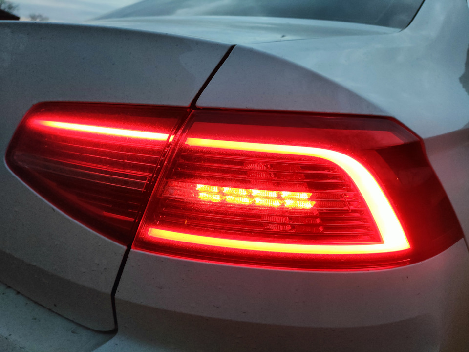 Вопрос по задним фонарям. Как включить секцию габаритов в крышке ...