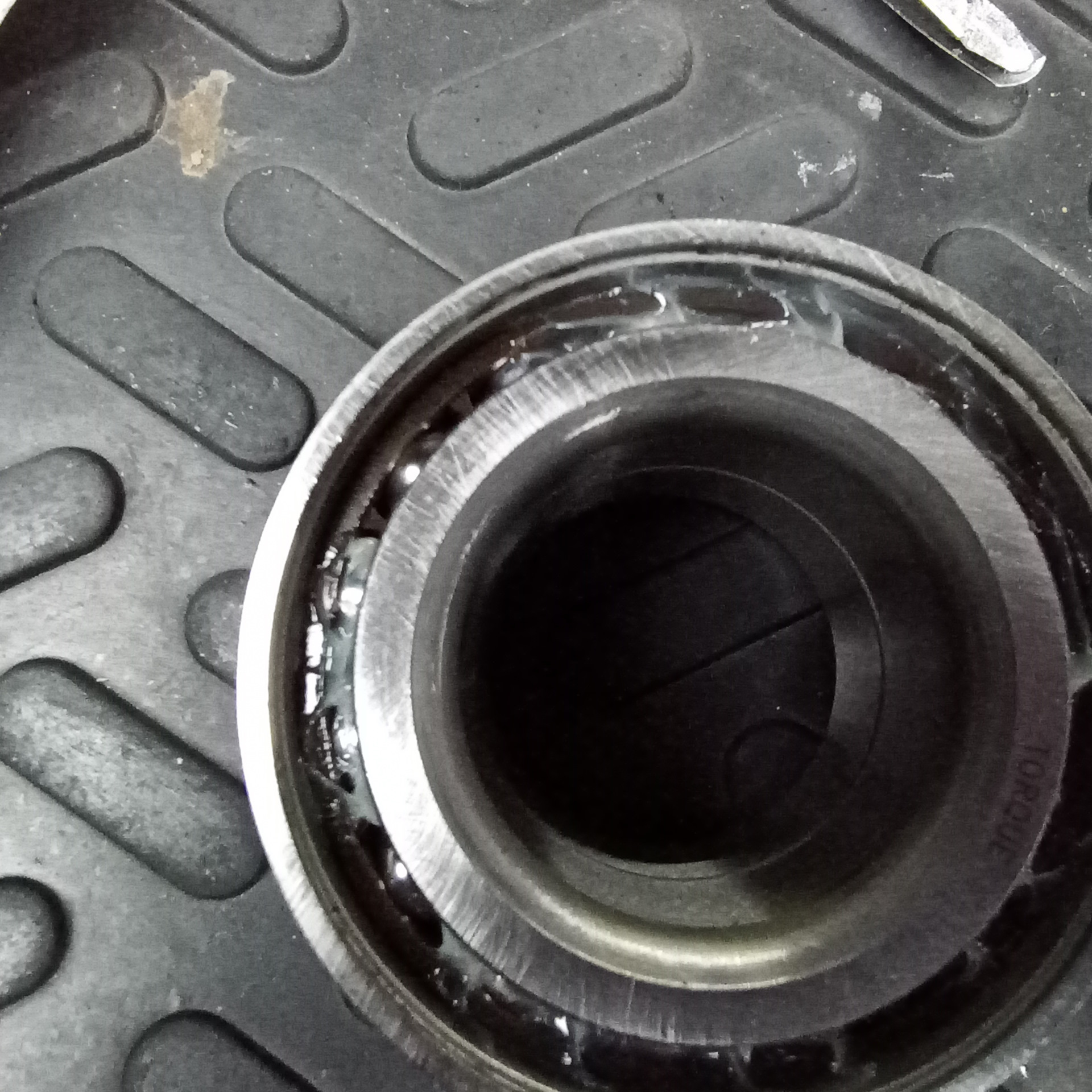 Подшипник ступицы — Geely Emgrand EC7 FE-1, 1,5 л, 2013 года | визит на ...