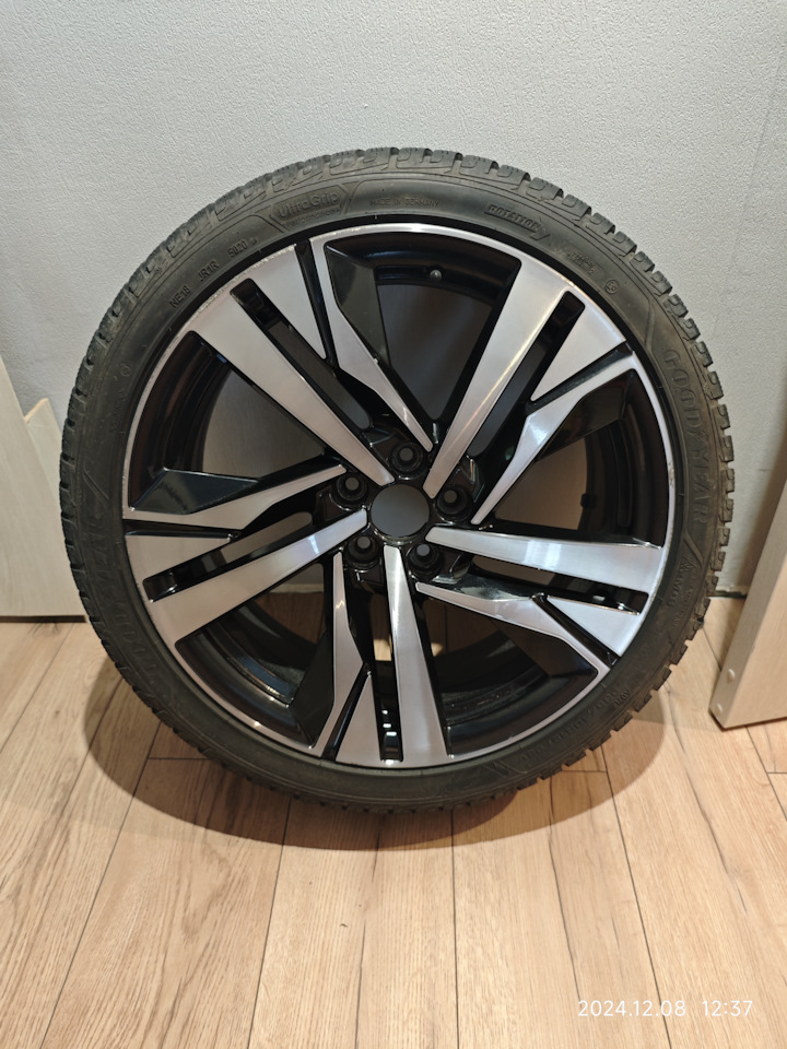 Шины летние Goodyear 235/40 R19, литые диски Psa 7,5Jx19 ET40 5x108 на Peugeot 508 (2G), Peugeot 508 SW (2G). Б/у | 130 000 ₽ в городе Москва | DRIVE2