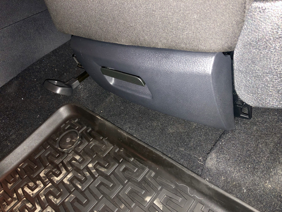 Арт. 5N08826019B9 — Skoda Octavia A7 Mk3. Запчасти на фото: 5N08826019B9