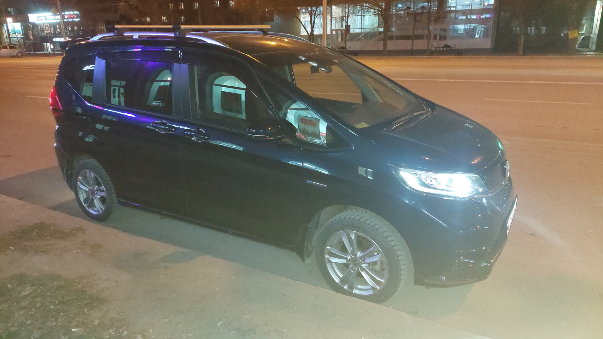 Honda Freed+ 1.5 гибридный (Plug-in) 2020 | на DRIVE2