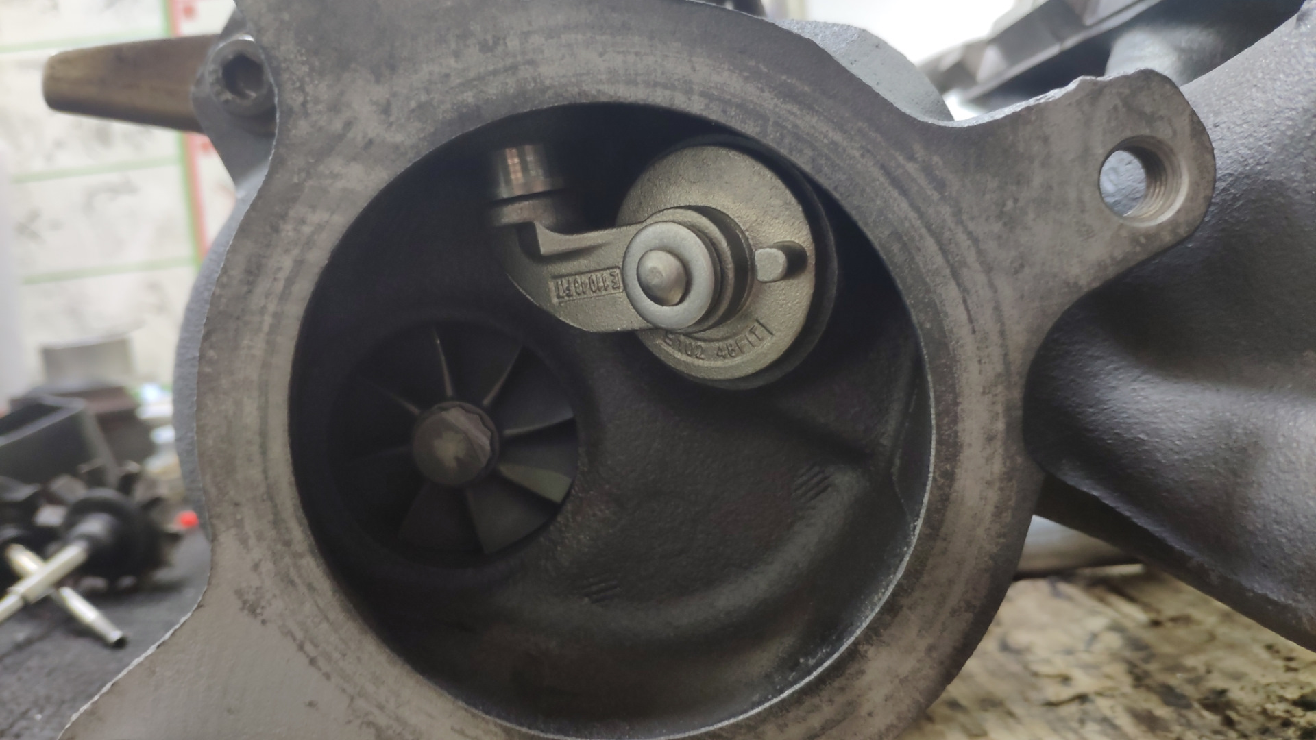 Турбина камаз евро 2. 0 tdi дизель. 5 дизель. 4 tsi. Крыльчатка турбины.