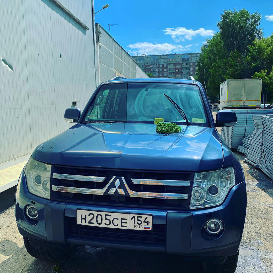 Твёрдый воск на стёкла — Mitsubishi Pajero (4G), 3,8 л, 2006 года | мойка |  DRIVE2