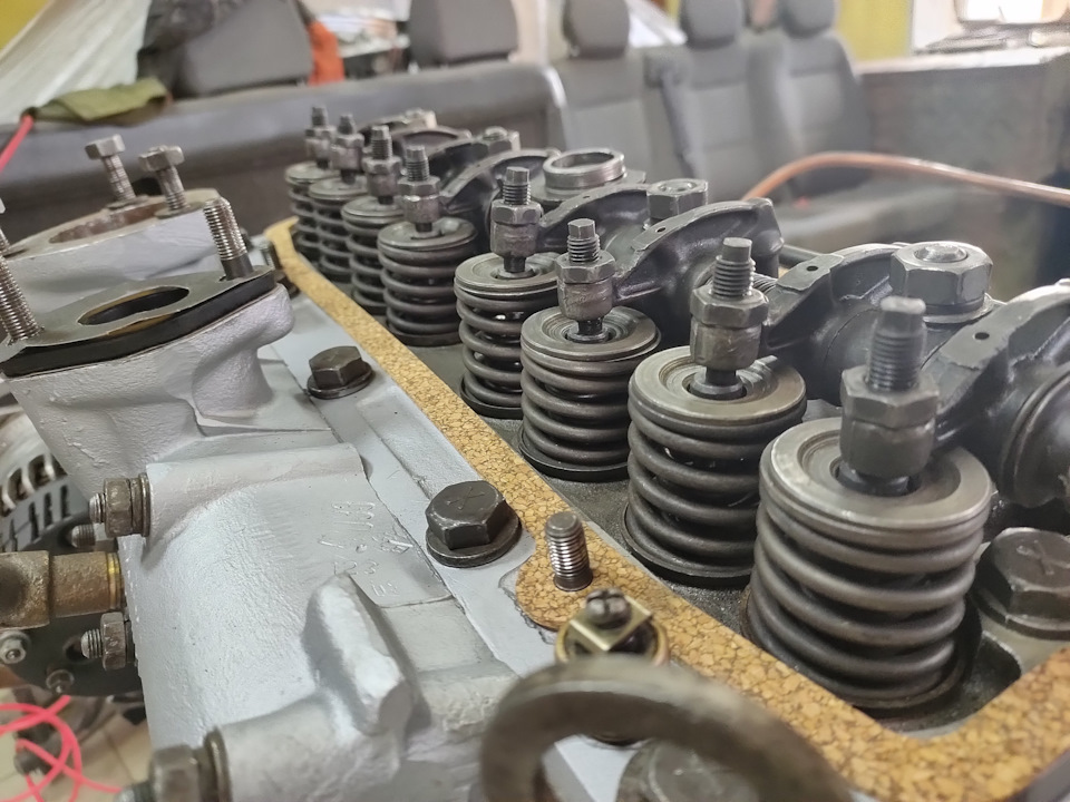 [Двигатель] ГБЦ 407 с клапанами ВАЗ 2101 и маслосъемными колпачками ...