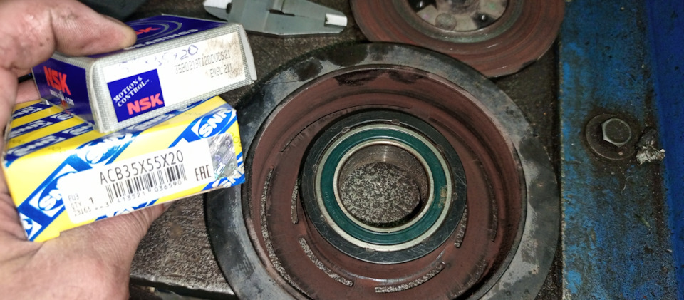 По вальцовке видно, первая замена подшипника. — Nissan Almera Classic (B10). Запчасти на фото: ACB35X55X20