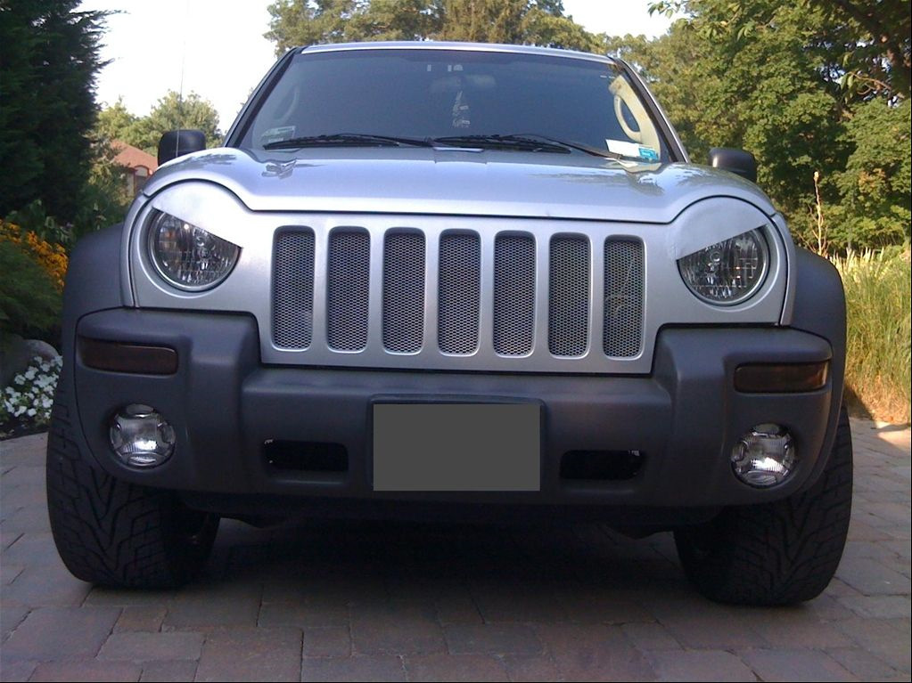 Jeep Cherokee 2004 с круглыми фарами